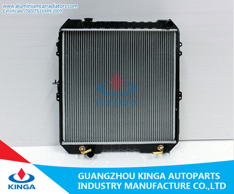 중국 알루미늄 중핵 MT를 가진 HILUX KZN165R를 위한 자동 냉각 장치 Toyota 방열기 협력 업체