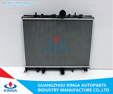 중국 MT 엔진 PEUGEOT를 위한 냉각 알루미늄 차 방열기 406' 99 OEM 1330.63/1331.FT 협력 업체