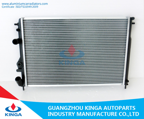 중국 Nissan Altima를 위한 자동차 엔진 냉각 장치 현대 방열기에 협력 업체