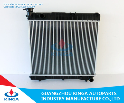 중국 고능률 알루미늄 차 방열기 벤츠 207D/209D/307D 차량 년 1968년 - 1977년 협력 업체