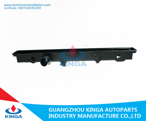 중국 Toyota Hilux 픽업을 위한 PA66 물자 밑바닥 방열기 플라스틱 탱크에 협력 업체