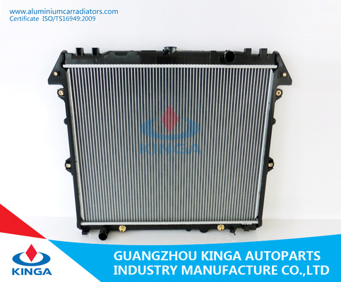 중국 Toyota INNOVA VIGO'04를 위한 16400-0P060/16400-0P040 알루미늄 방열기에 협력 업체