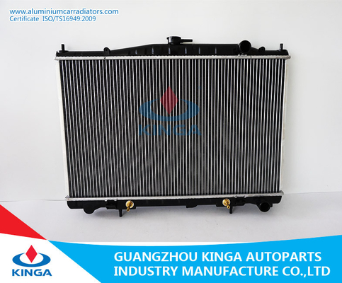중국 Cedric를 위한 성과 닛산 높은 냉각 방열기 90-95 Py32에 협력 업체