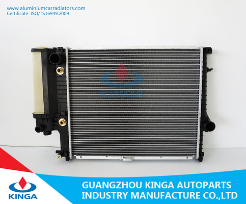 중국 1468469/ 코어 크기 32mm에 520I/525I'88-E34를 위한 1719309의 BMW 알루미늄 방열기 협력 업체