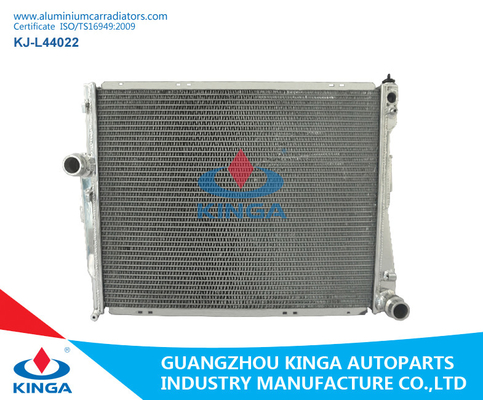 중국 316/318i'98-02를 위한은 알루미늄 차 방열기/BMW 자동 예비 품목 협력 업체