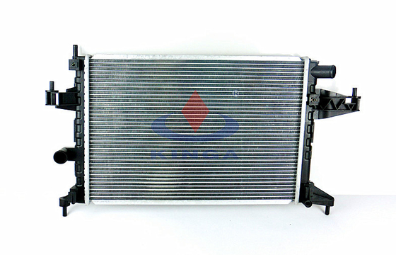 중국 수동 변속 장치 차는 결합 OPEL/Corsa C 2000년 냉각 장치를 위한 자동 차 방열기를 분해합니다 협력 업체