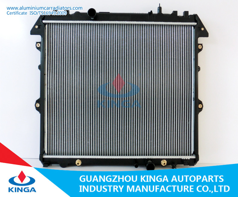중국 INNOVA'04 디젤 엔진 KUN40를 위한 Toyota Camry 방열기 알루미늄 방열기에 협력 업체