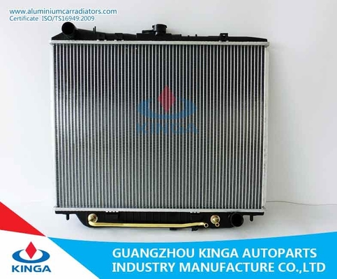중국 열교환기 고성능 물 알루미늄 차 방열기 ISUZU 기병에 협력 업체