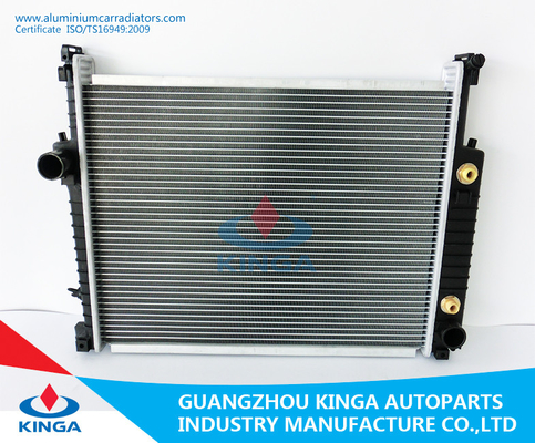 중국 성과 BMW의 주문 차 방열기를 위한 알루미늄 차 방열기 3E36/325TD'90-99 협력 업체