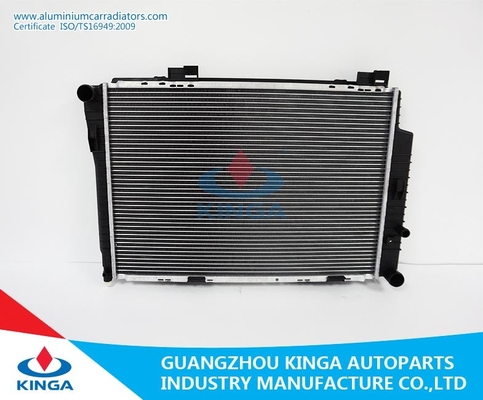 중국 W202/C220D 93-00 MT 벤츠를 위한 알루미늄 차 방열기 OEM 2025002103/3103 협력 업체