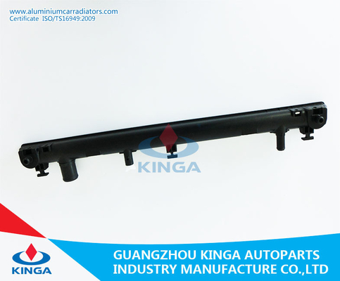 중국 Suzuki Caltus 수레 G15 96-02의 자동 방열기를 위한 플라스틱 더 낮은 탱크 협력 업체