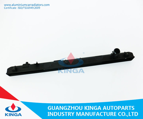 SUZUKI 2001 웅대한 VITARA OEM 17700-52D00를 위한 차 방열기 플라스틱 탱크 협력 업체